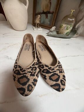 Skechers Women's Leopard Knit Slip-On Flats in Tan and Black